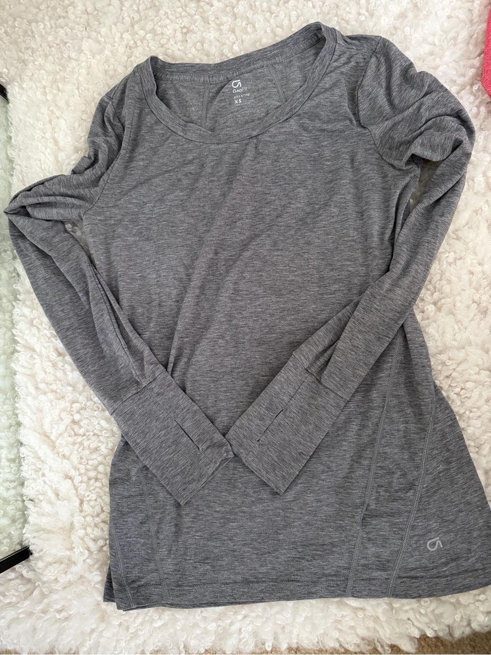 Gap Heather Gray Long Sleeve Athletic Top